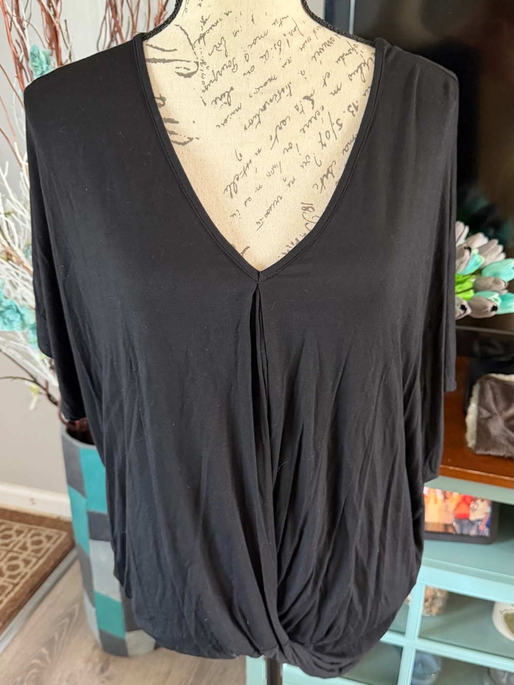 Umgee Black V-Neck Twist Front Tunic Size Small